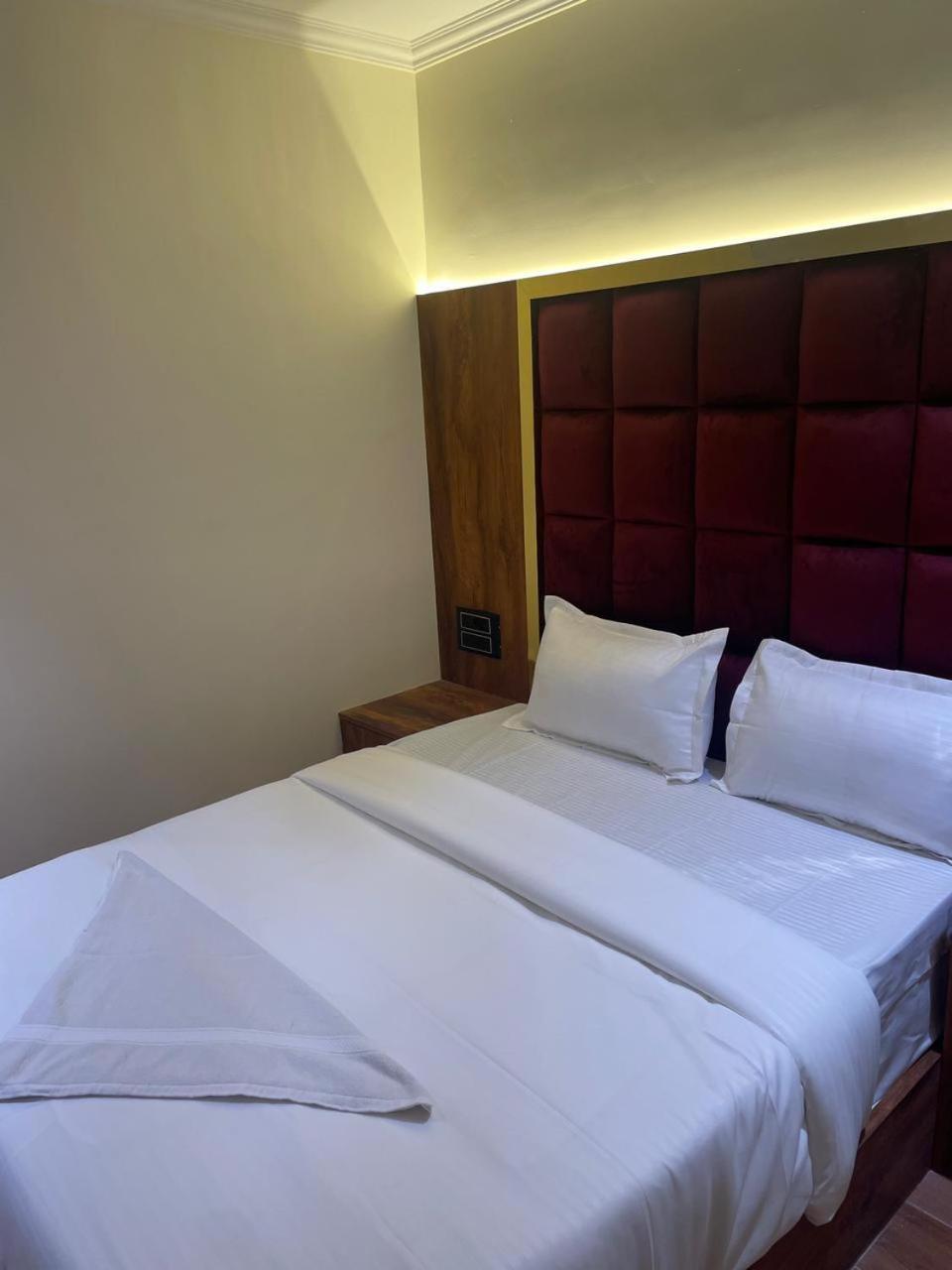 מומביי Hotel Sai Palace- Near Tata Memorial Hospital מראה חיצוני תמונה
