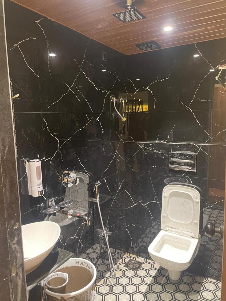 מומביי Hotel Sai Palace- Near Tata Memorial Hospital מראה חיצוני תמונה